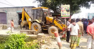 সিংগাইরে খাস জমি দখলমুক্তে ভ্রাম্যমাণ আদালতের অভিযান